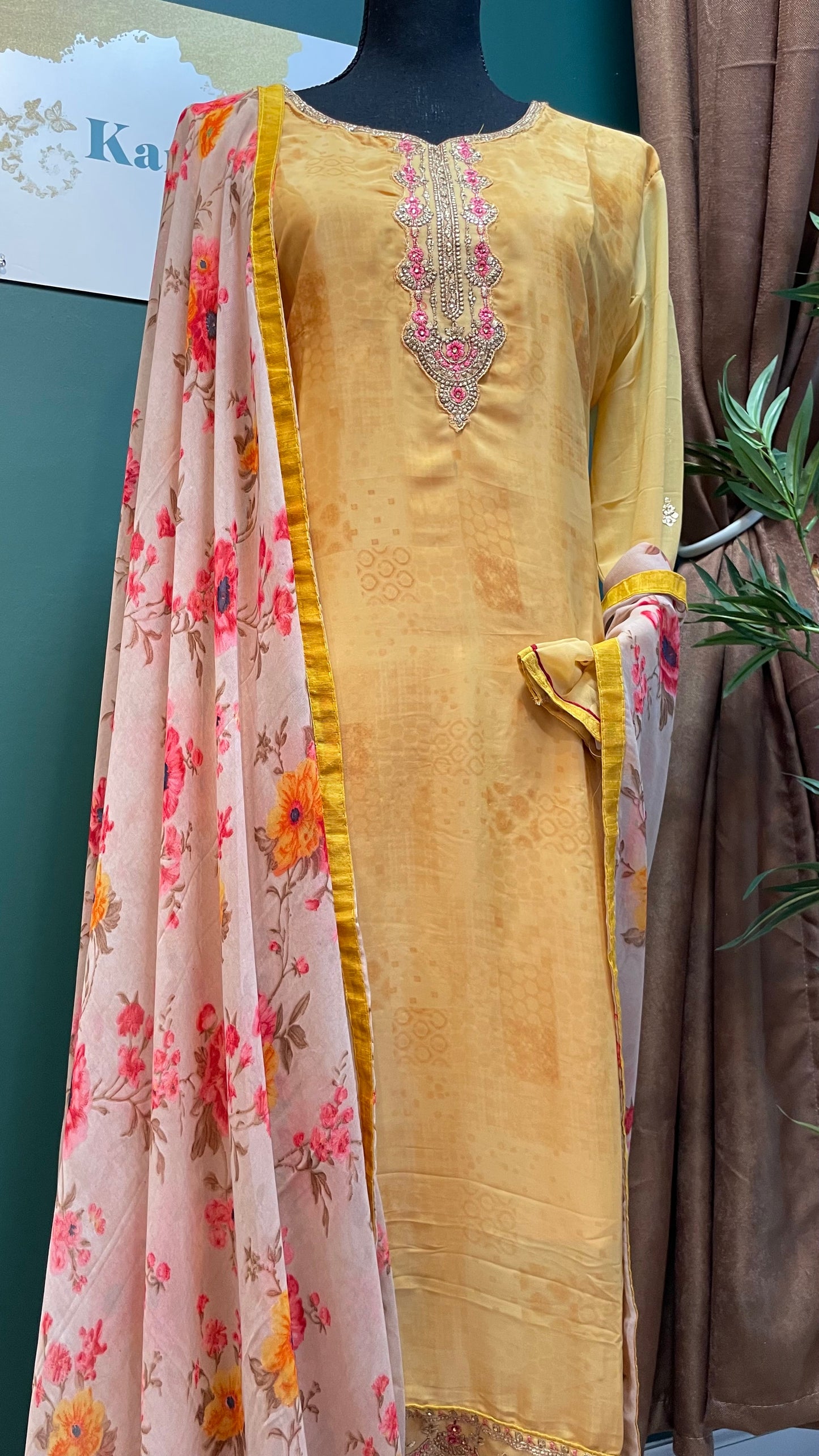 Floral printed crepe salwar suit